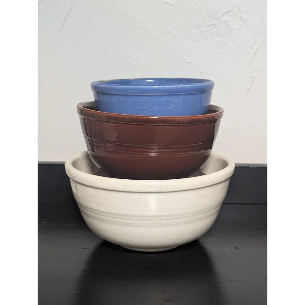 Vintage Sevilla USA Nesting Ringed Mixing Bowls Set of 3 White Brown and‎ Blue